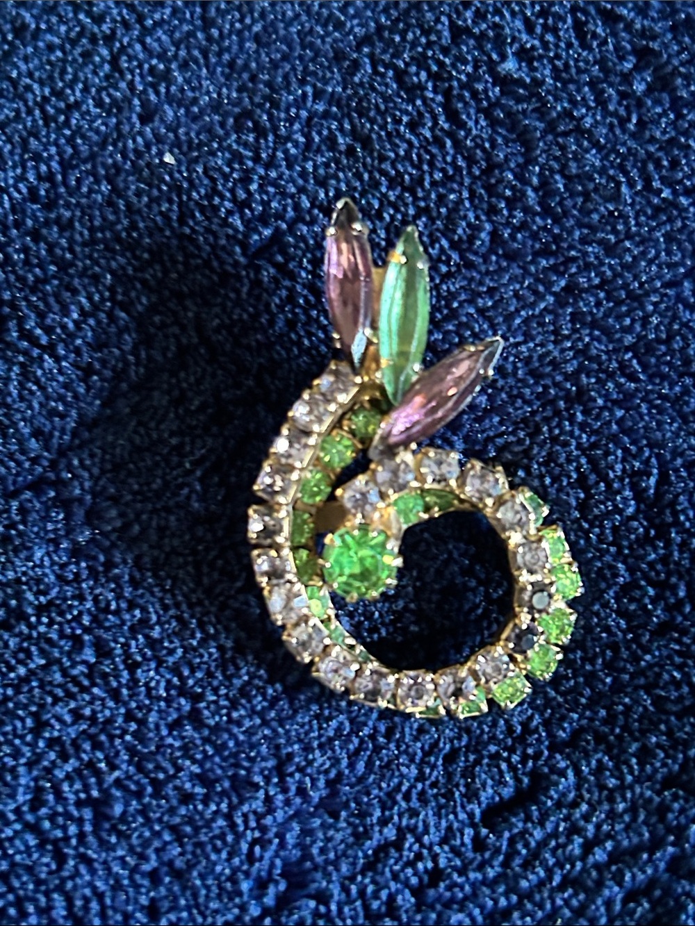 Vtg Unsigned Weiss Swirl Brooch Green & Purple Prong Rhinestones Navette Crystal